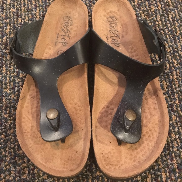 Sandals. - Picture 6 of 7